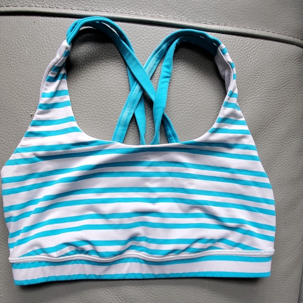 Lululemon sports bra size 6